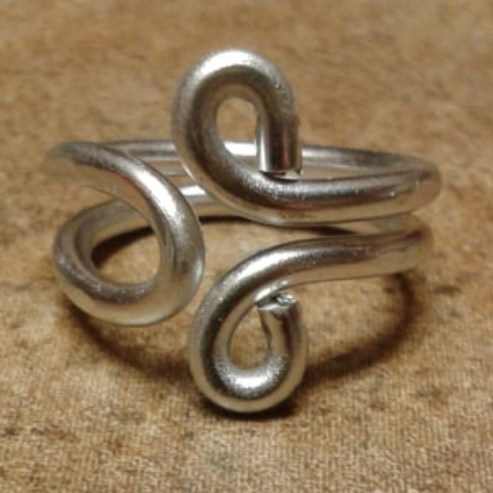 Wire Ring - Picture 4 of 4
